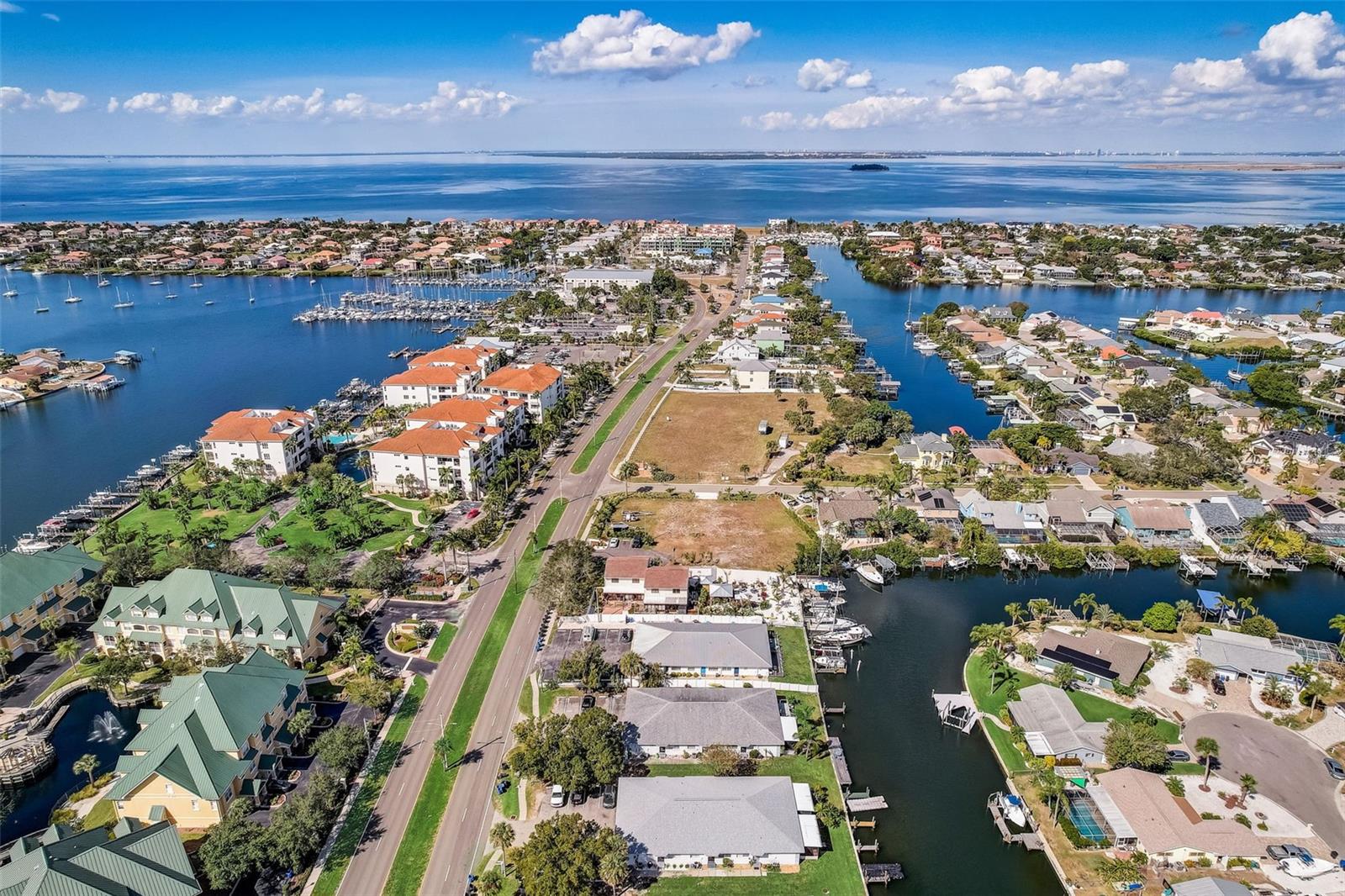 BAY CREST CONDO PH I - Residential