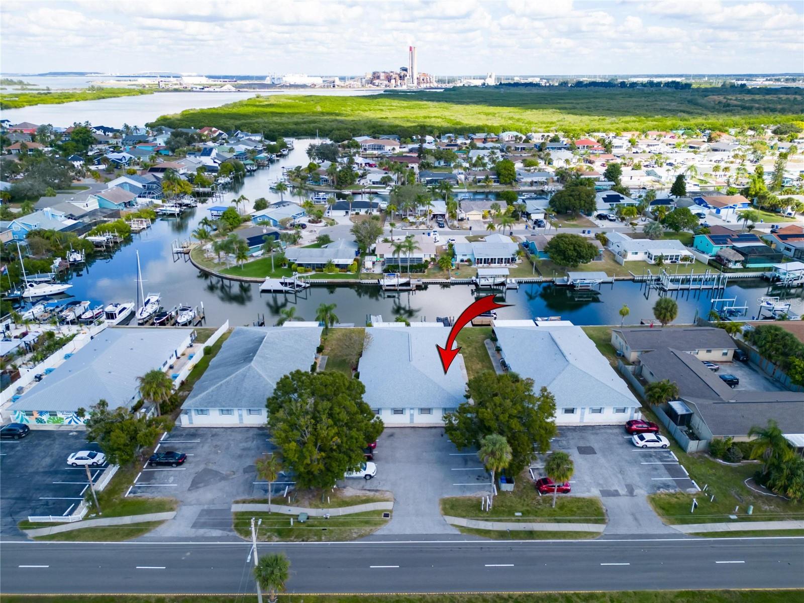 BAY CREST CONDO PH I - Residential