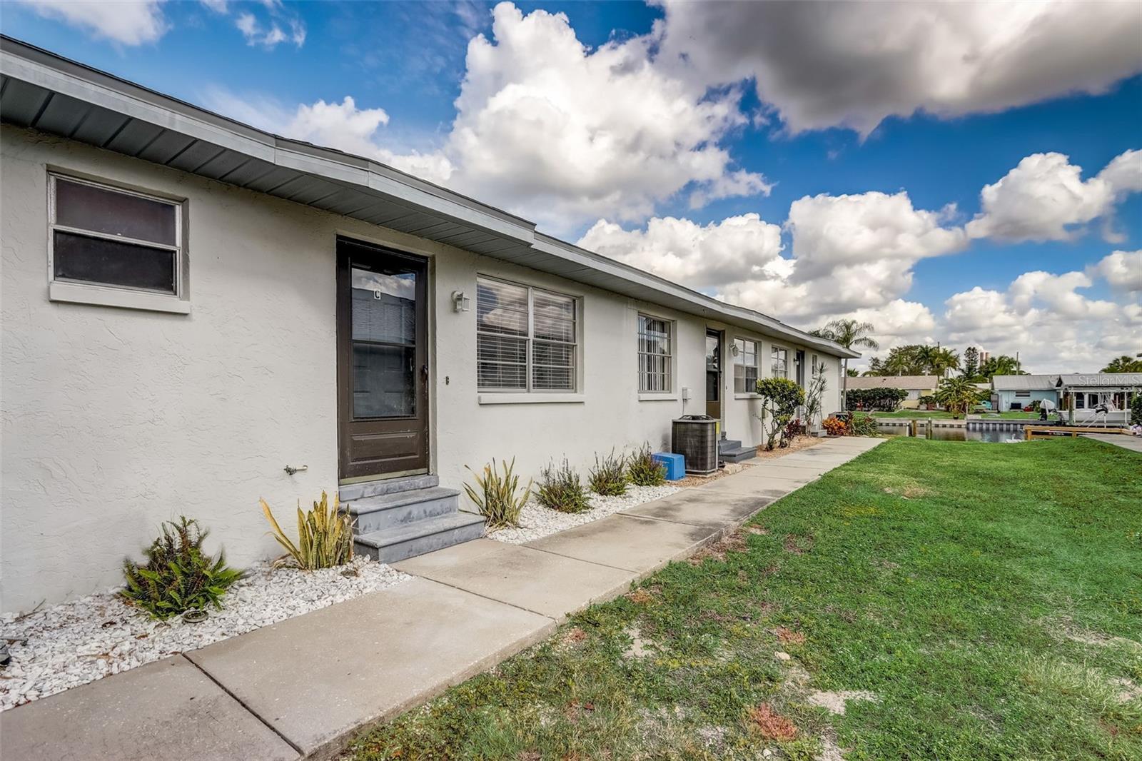 BAY CREST CONDO PH I - Residential