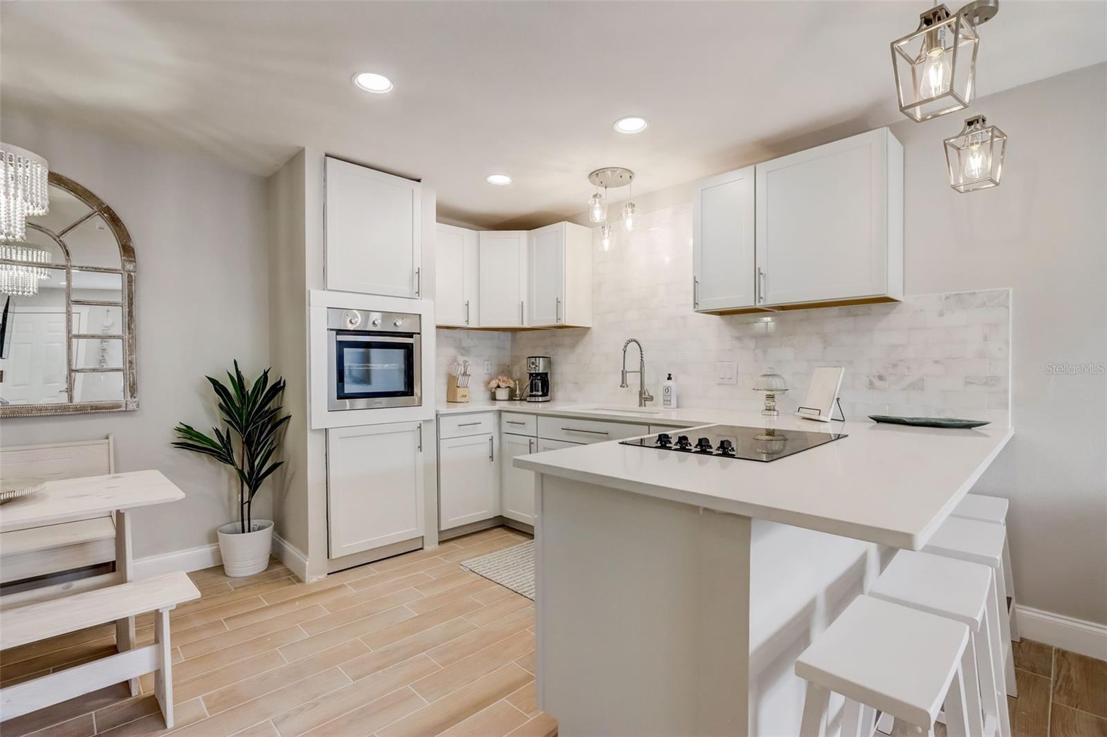 BAY CREST CONDO PH I - Residential