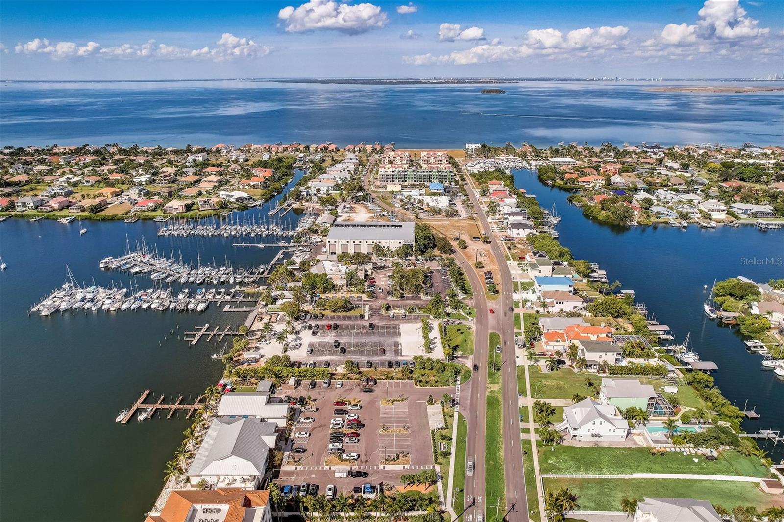 BAY CREST CONDO PH I - Residential