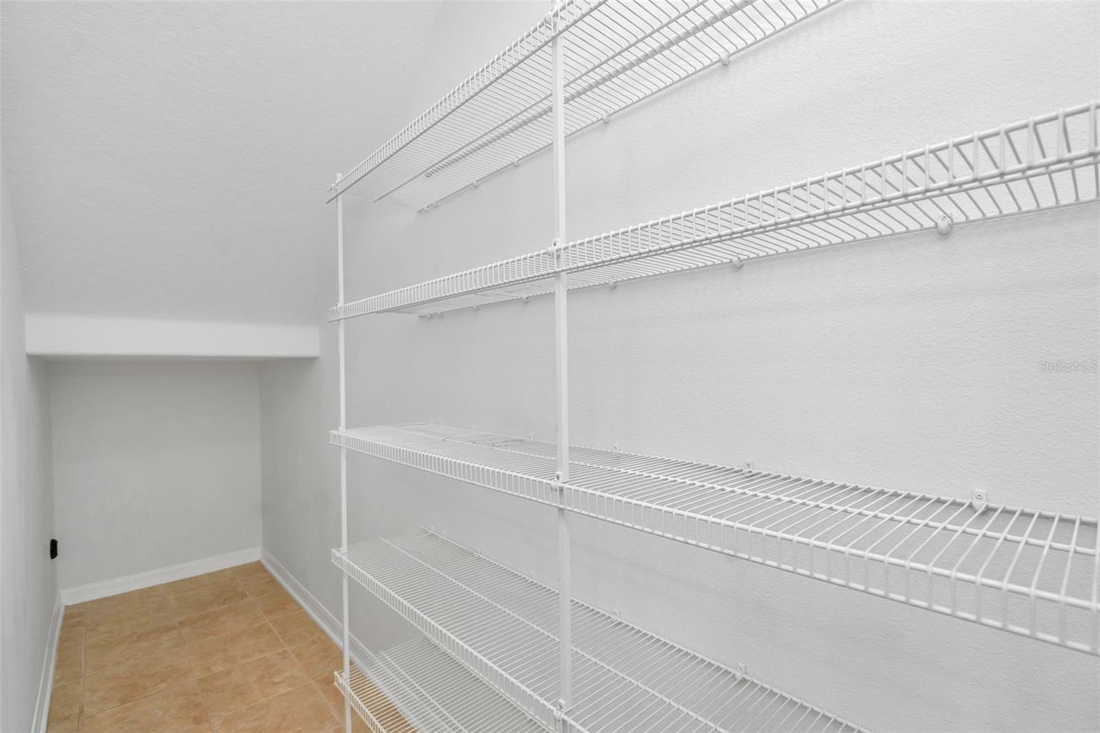 WEDGEWOOD TWNHMS - Residential