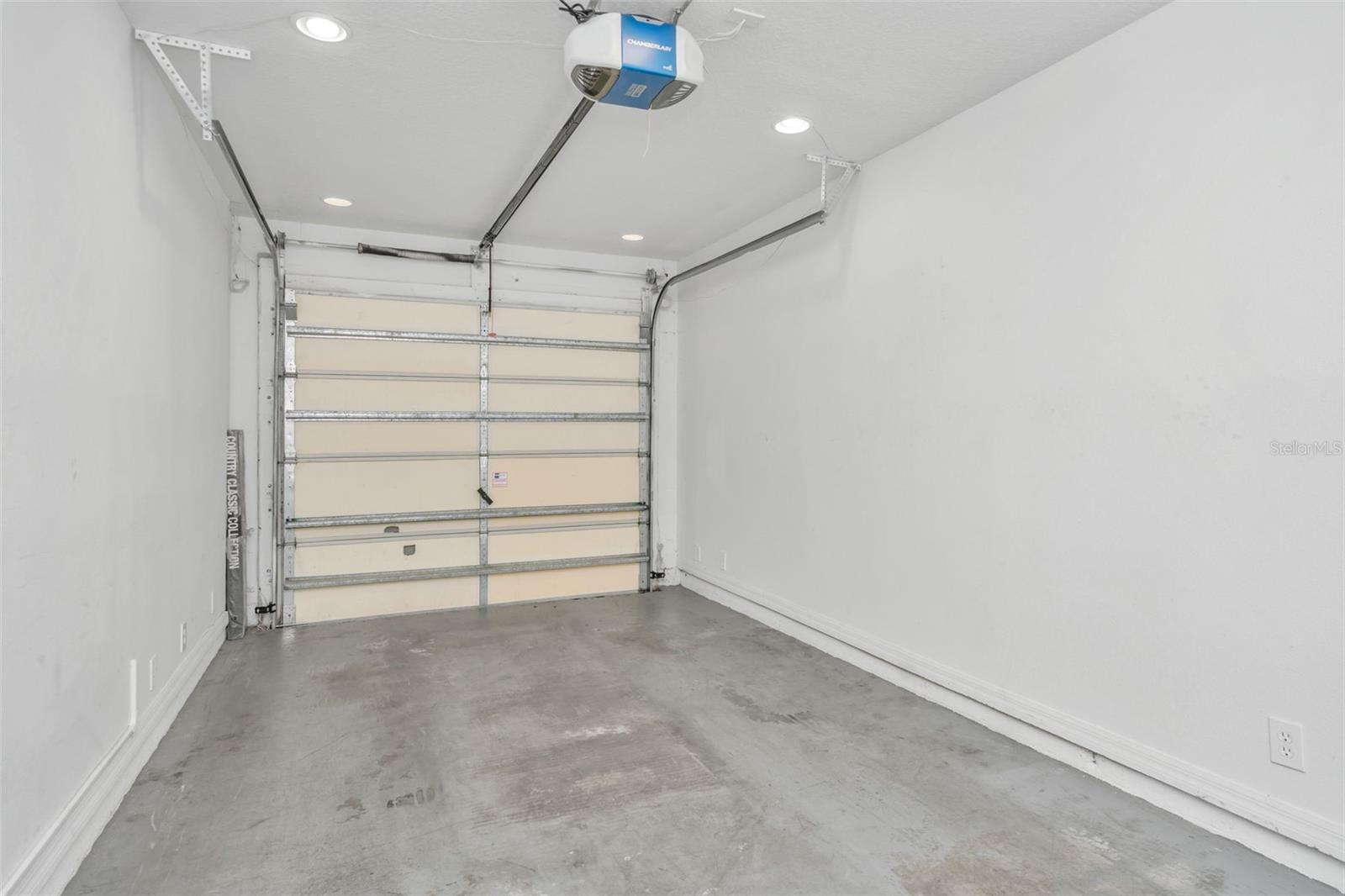 WEDGEWOOD TWNHMS - Residential