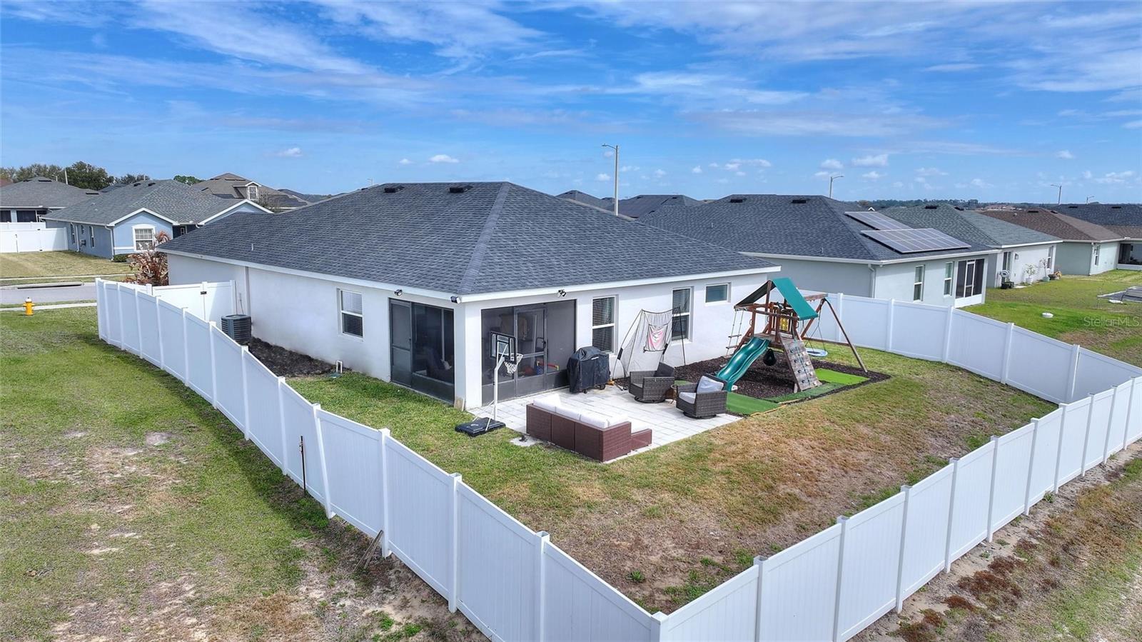 THE LAKES - Residential