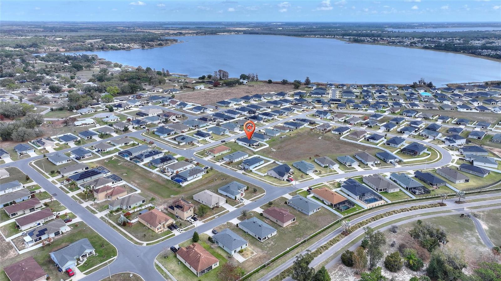 THE LAKES - Residential