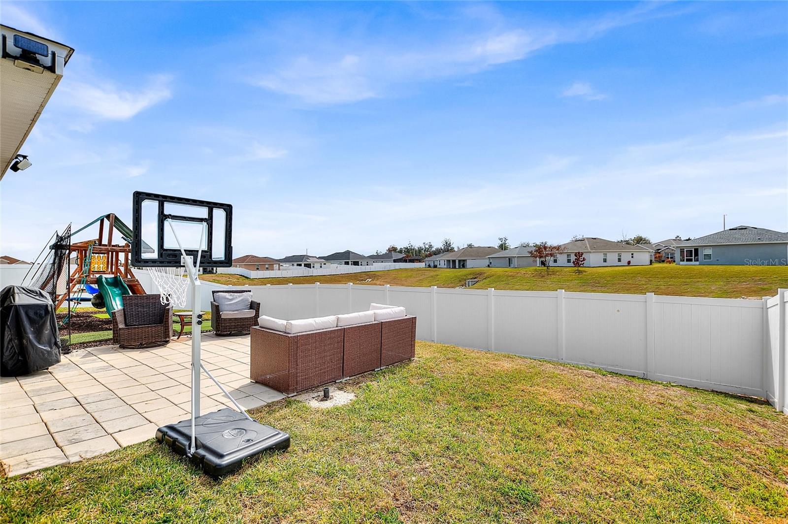 THE LAKES - Residential