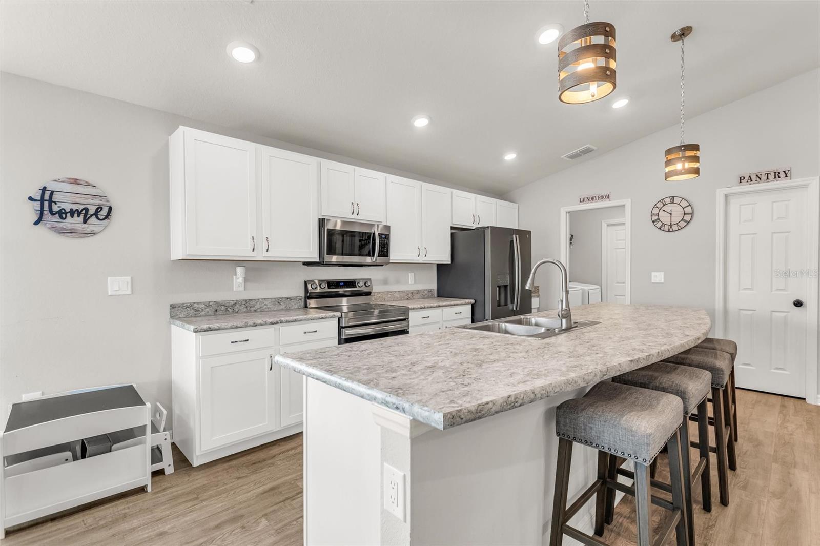 THE LAKES - Residential