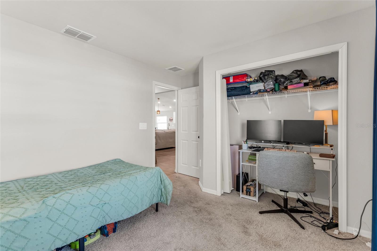 THE LAKES - Residential