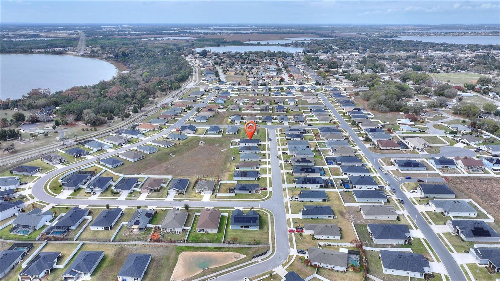 THE LAKES - Residential