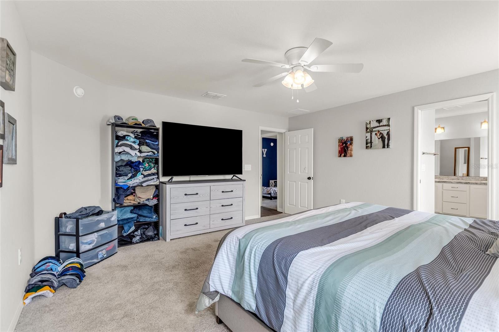 THE LAKES - Residential