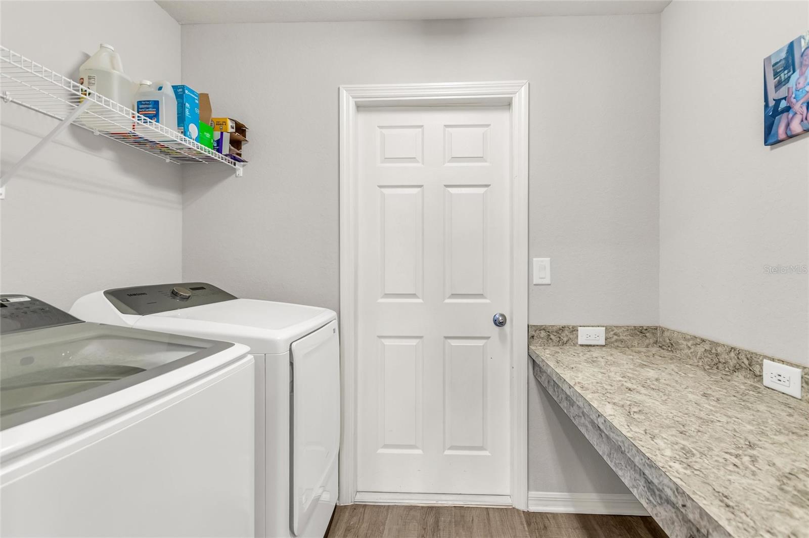 THE LAKES - Residential