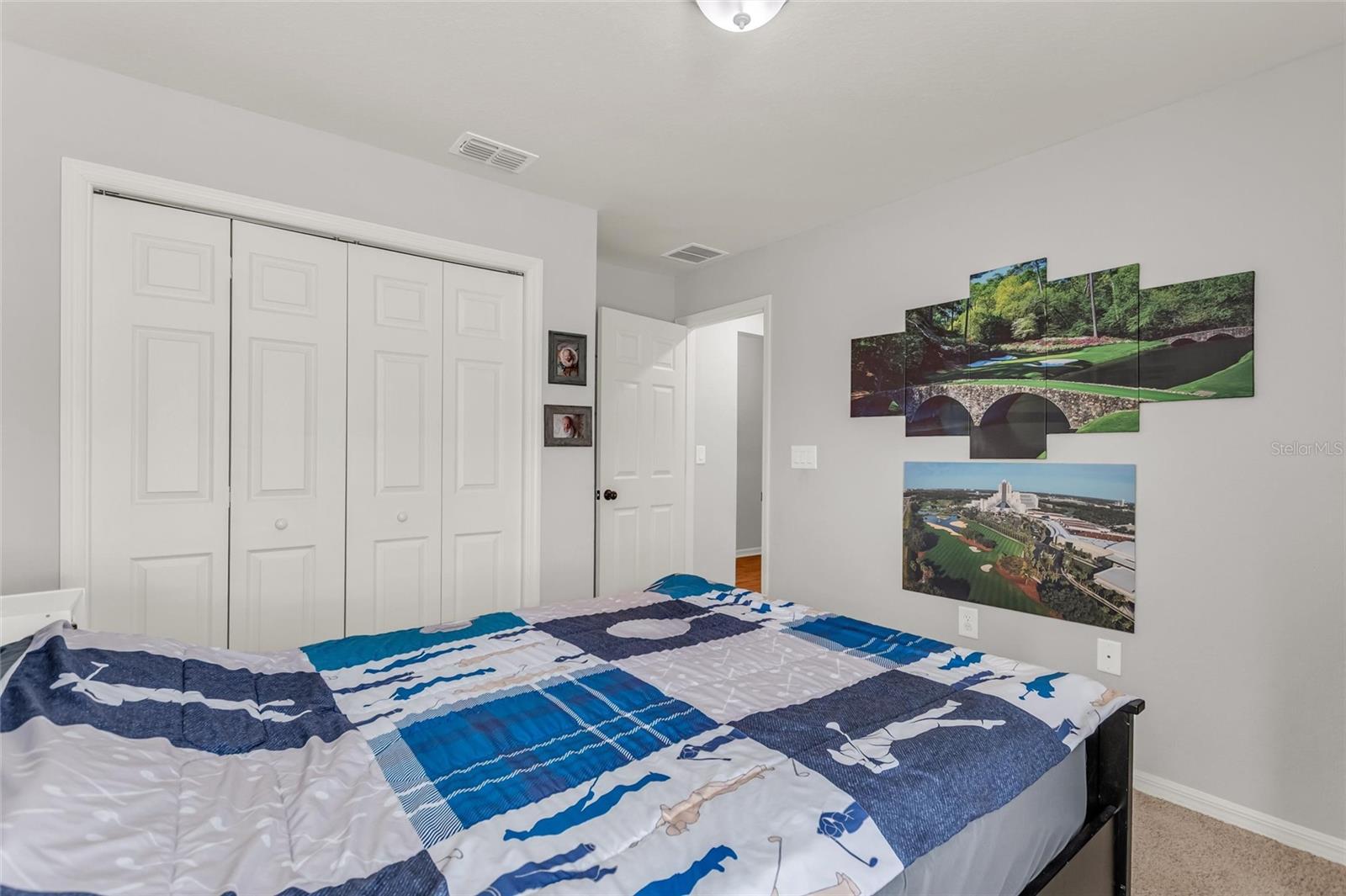 THE LAKES - Residential