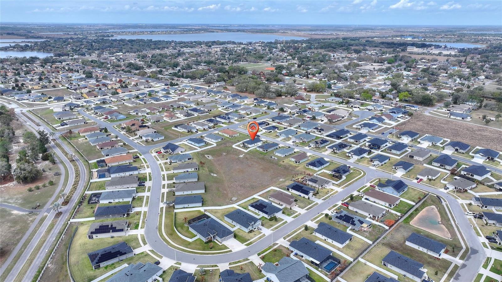 THE LAKES - Residential