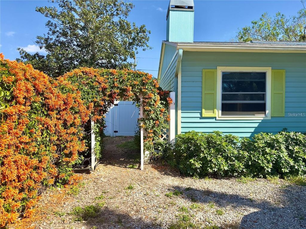 Photo of 1208 Hull Street S, Gulfport, FL 33707 (MLS # TB8485270)