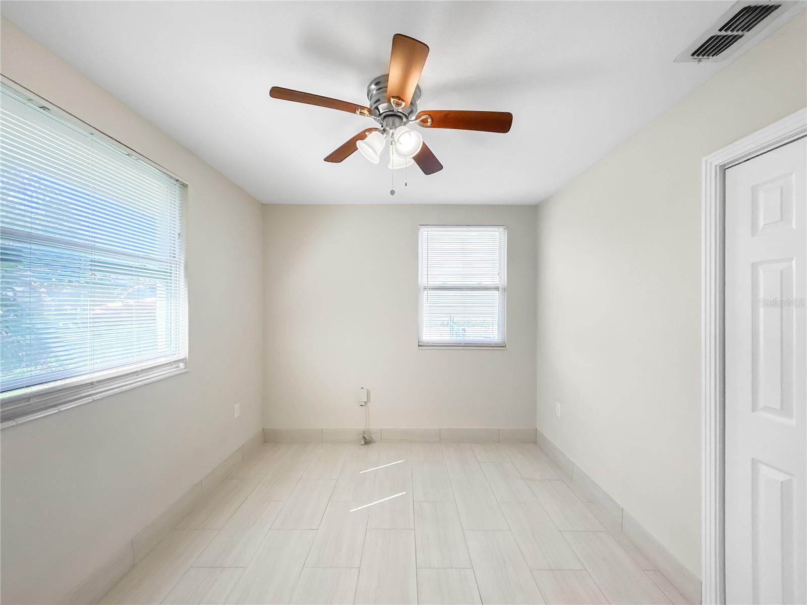 CAREYS PIRATES POINT - Residential