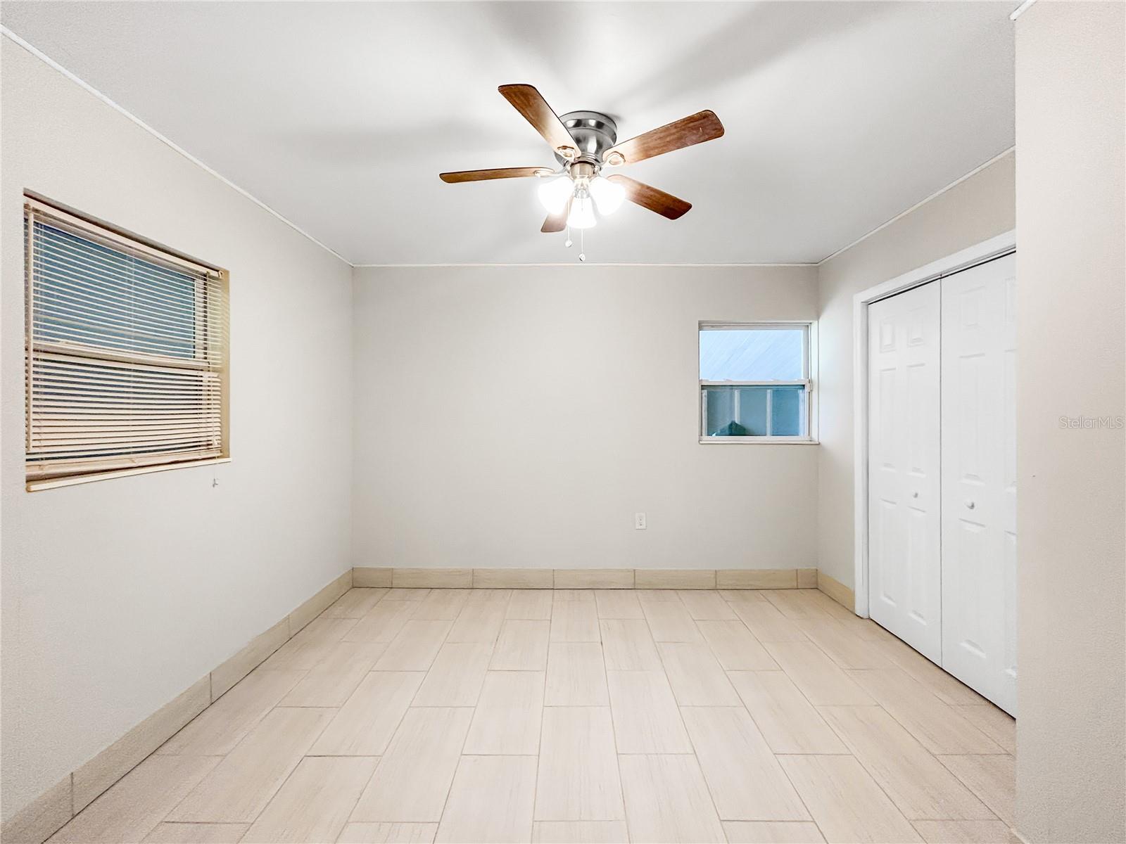 CAREYS PIRATES POINT - Residential