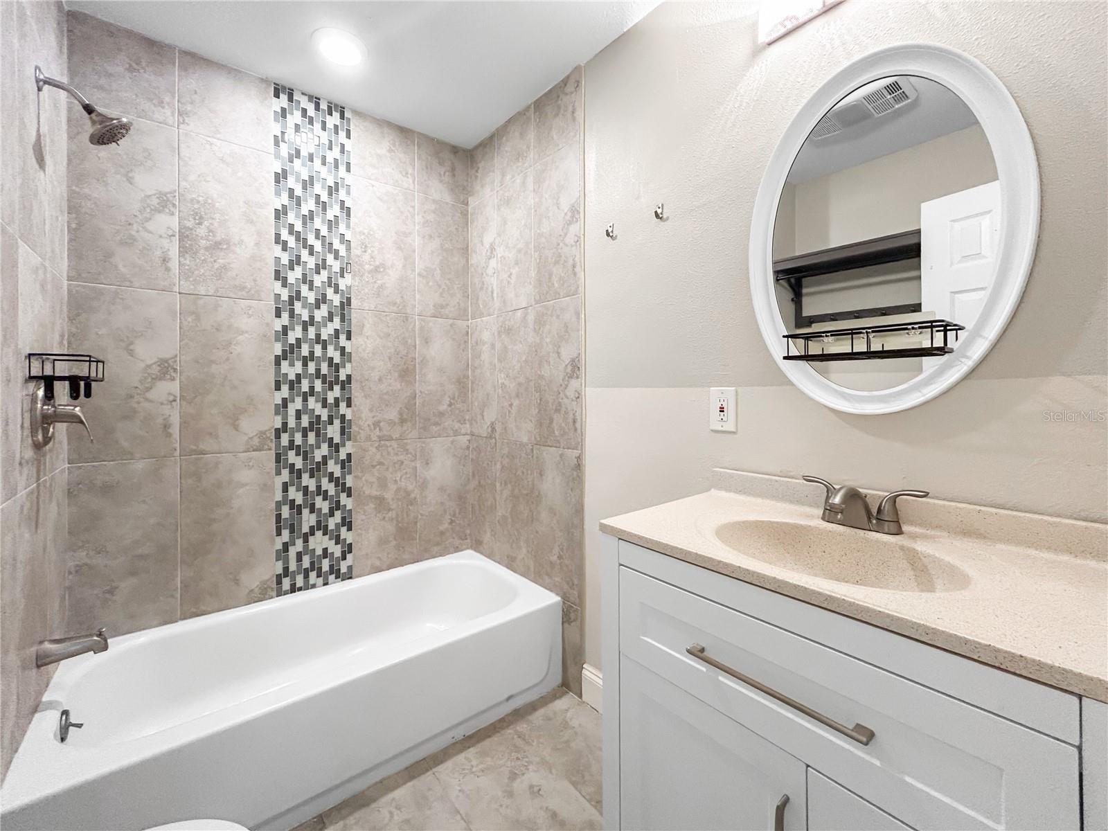 CAREYS PIRATES POINT - Residential