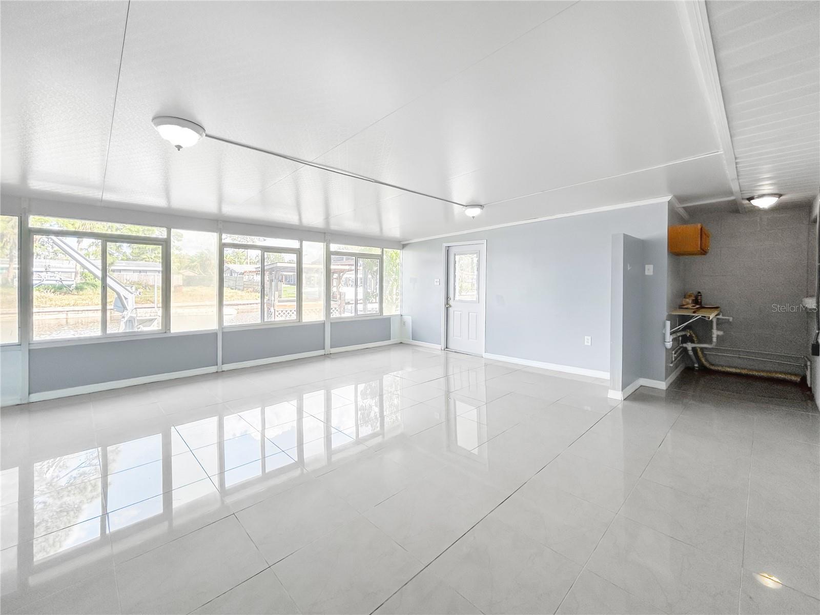 CAREYS PIRATES POINT - Residential