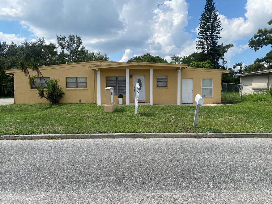 Perfect for medical, legal, or professional services! 2,200?SF building with multiple private office/consult rooms, reception area, and conference room plus commercial parking and handicap access. Strategically located just minutes from SR-408 & Colonial Drive — high visibility & easy access for clients.