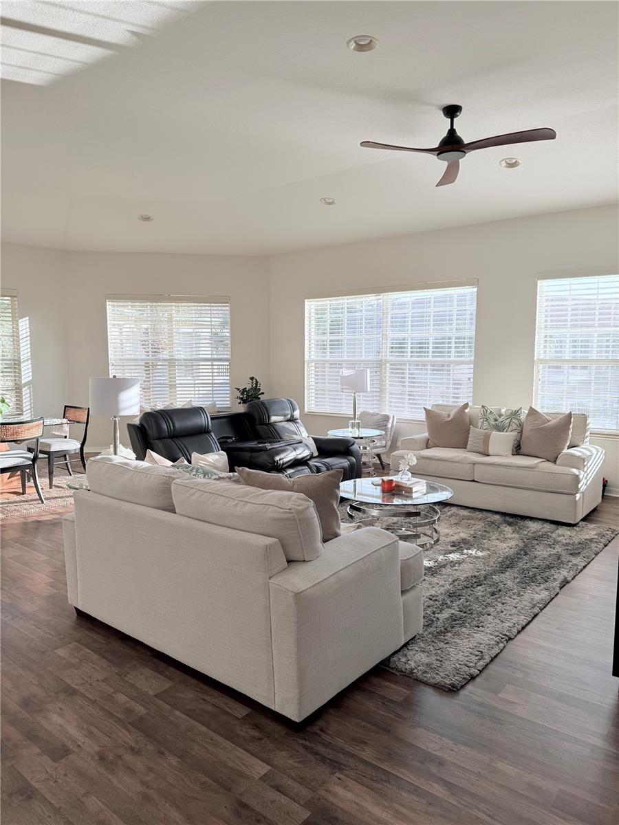 1708 TRIANO CIRCLE 1708