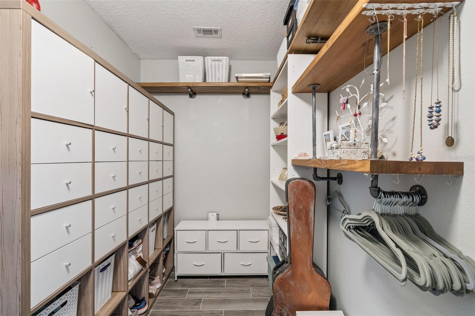 OAK FOREST UNIT 3 - Residential