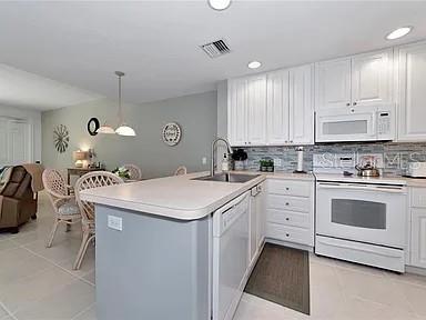 VILLAGEWALK - Residential Lease