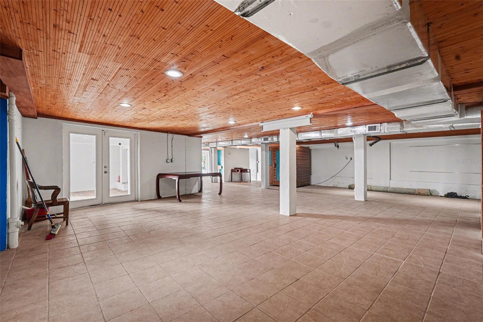 SANDS POINT - Residential