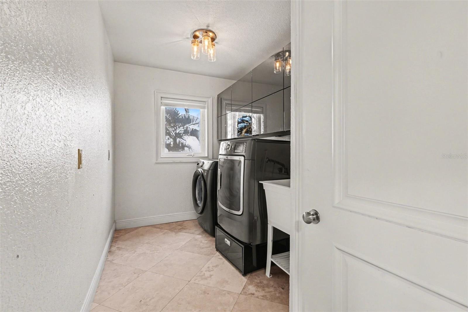 SANDS POINT - Residential