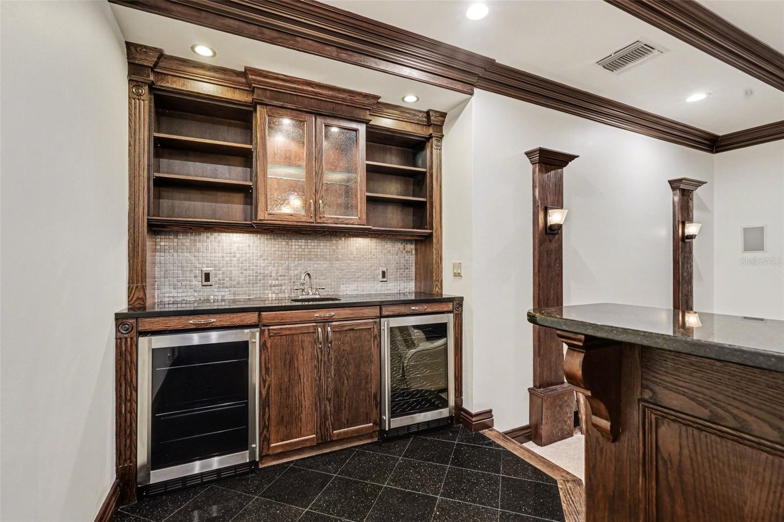 SANDS POINT - Residential