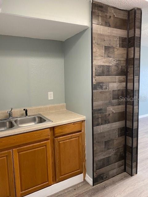 SHAMROCK HEIGHTS - Commercial Lease