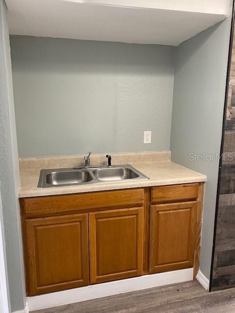 SHAMROCK HEIGHTS - Commercial Lease