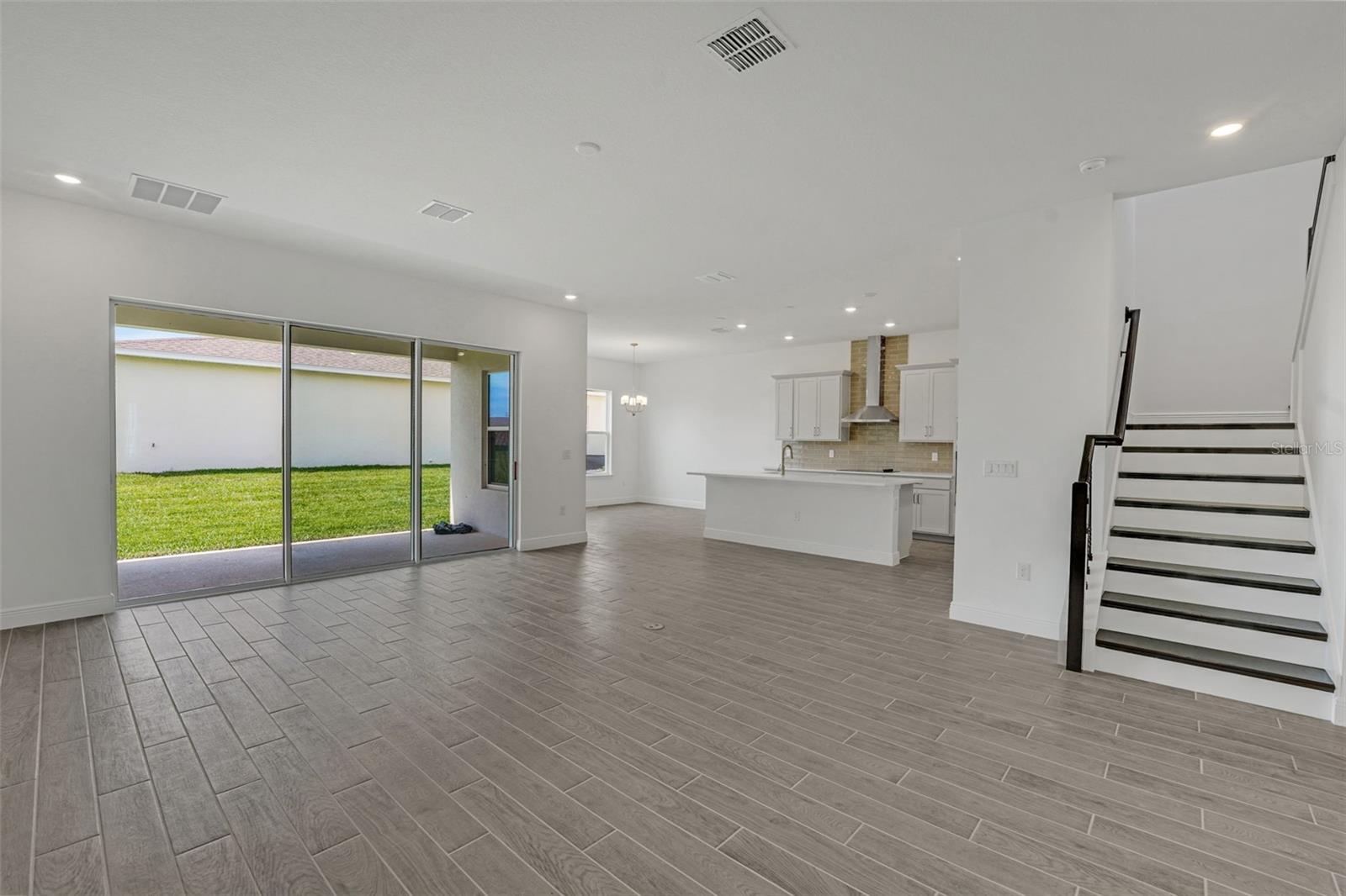 AVALON WOODS - Residential