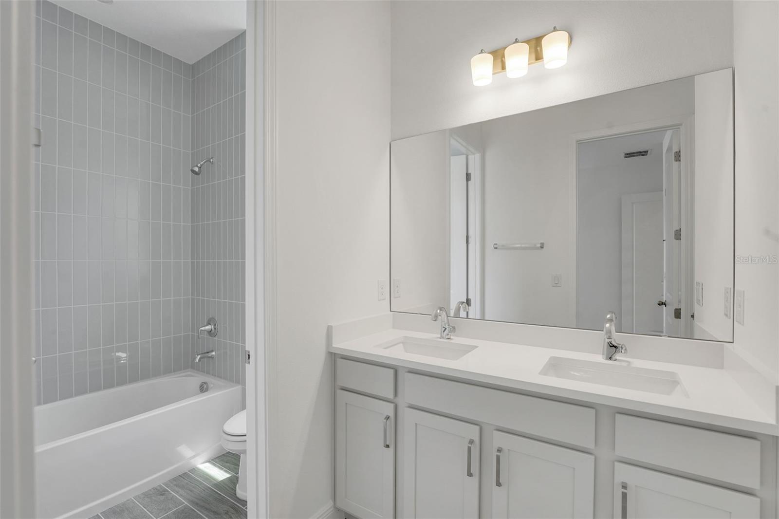 AVALON WOODS - Residential