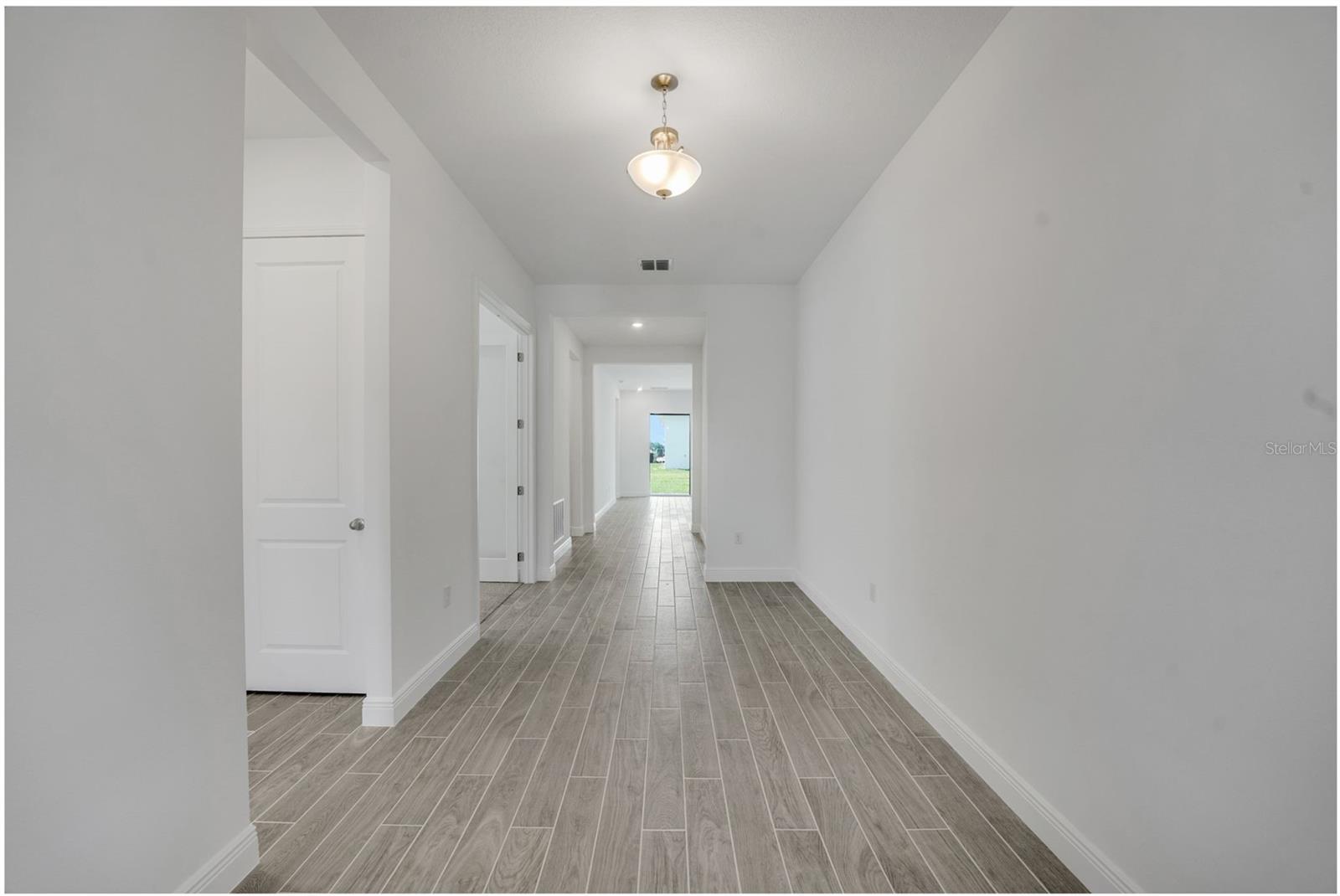AVALON WOODS - Residential