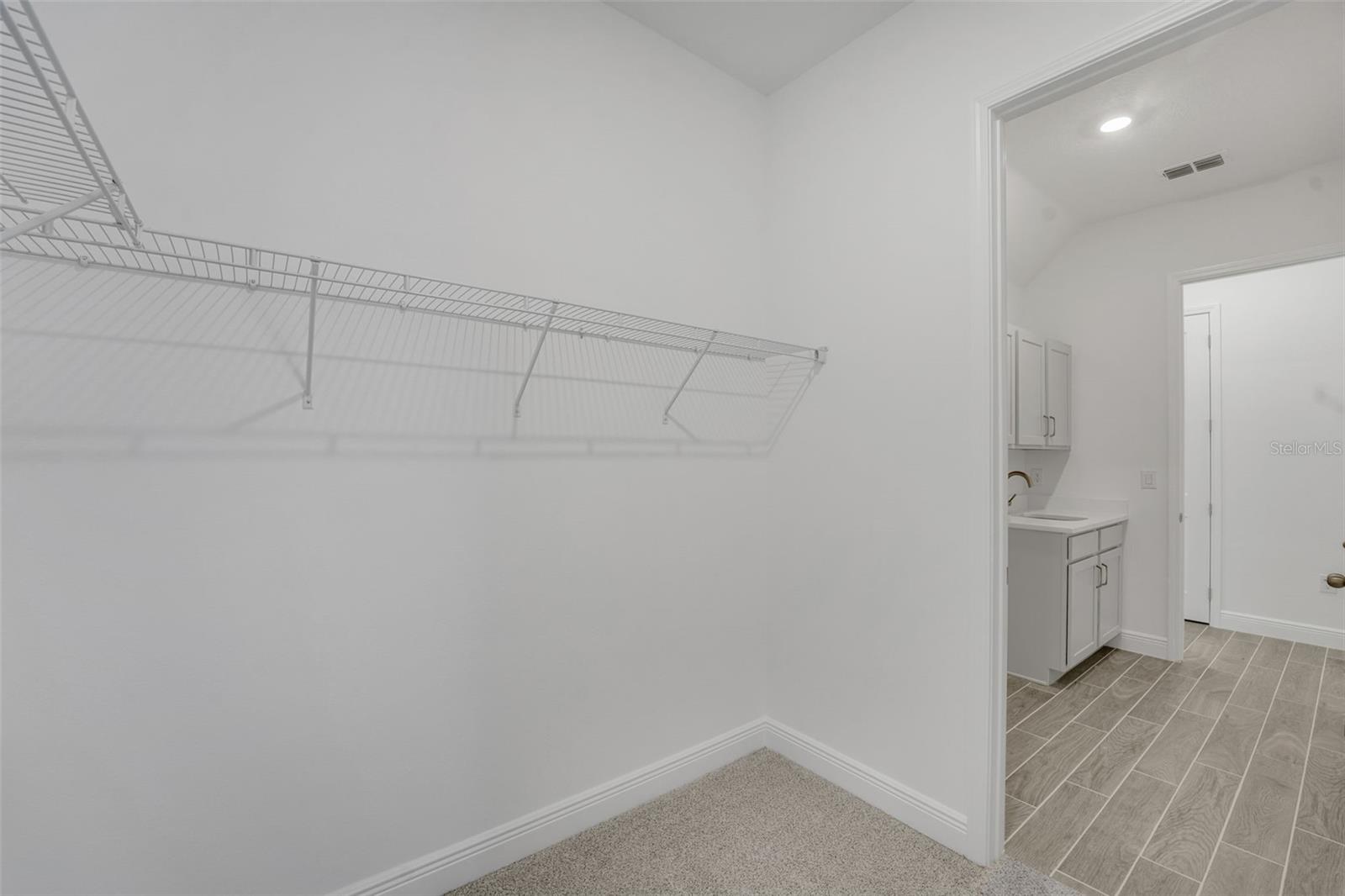 AVALON WOODS - Residential