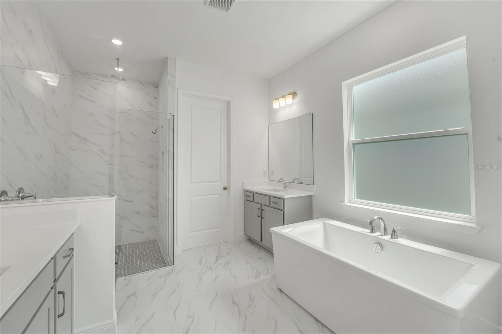 AVALON WOODS - Residential