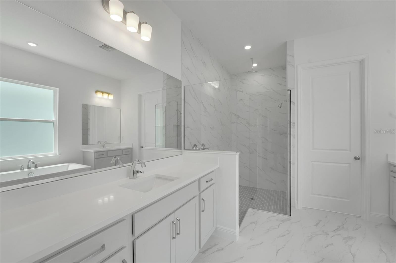 AVALON WOODS - Residential