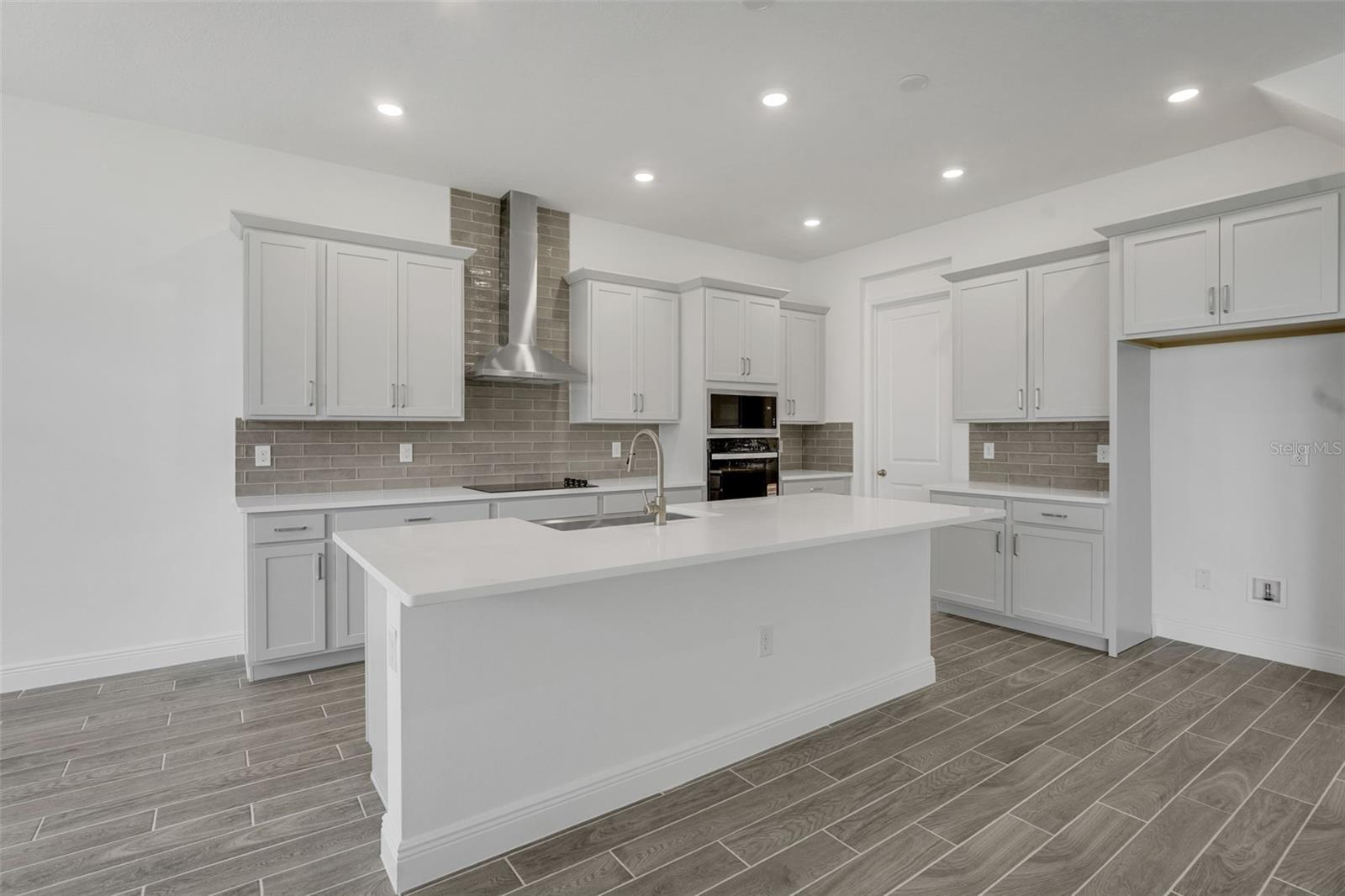 AVALON WOODS - Residential