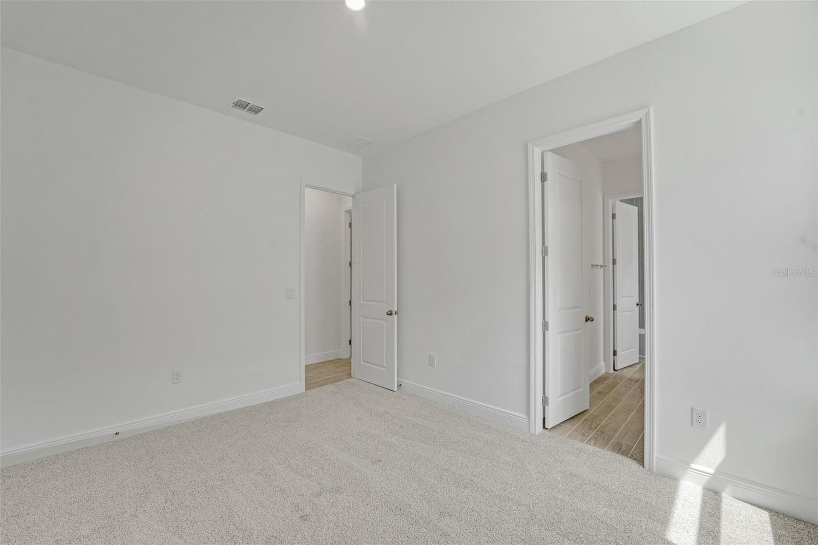 AVALON WOODS - Residential