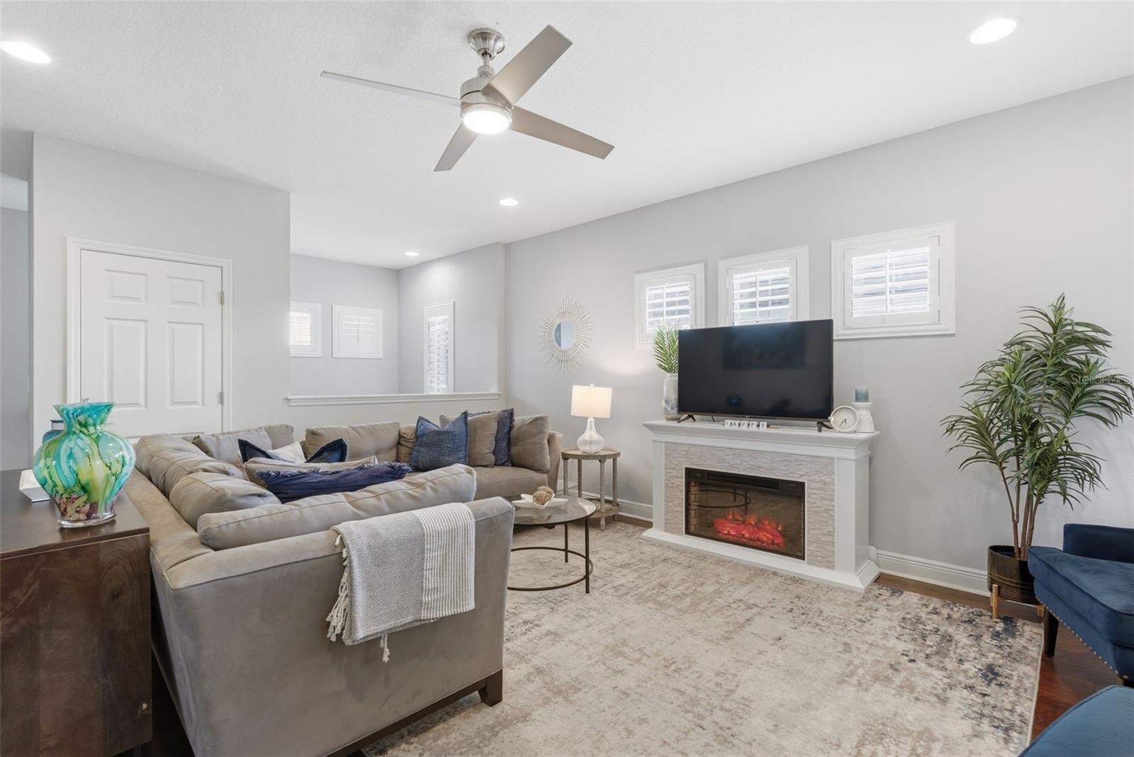 MIRABAY PARCELS 21 & 23 - Residential