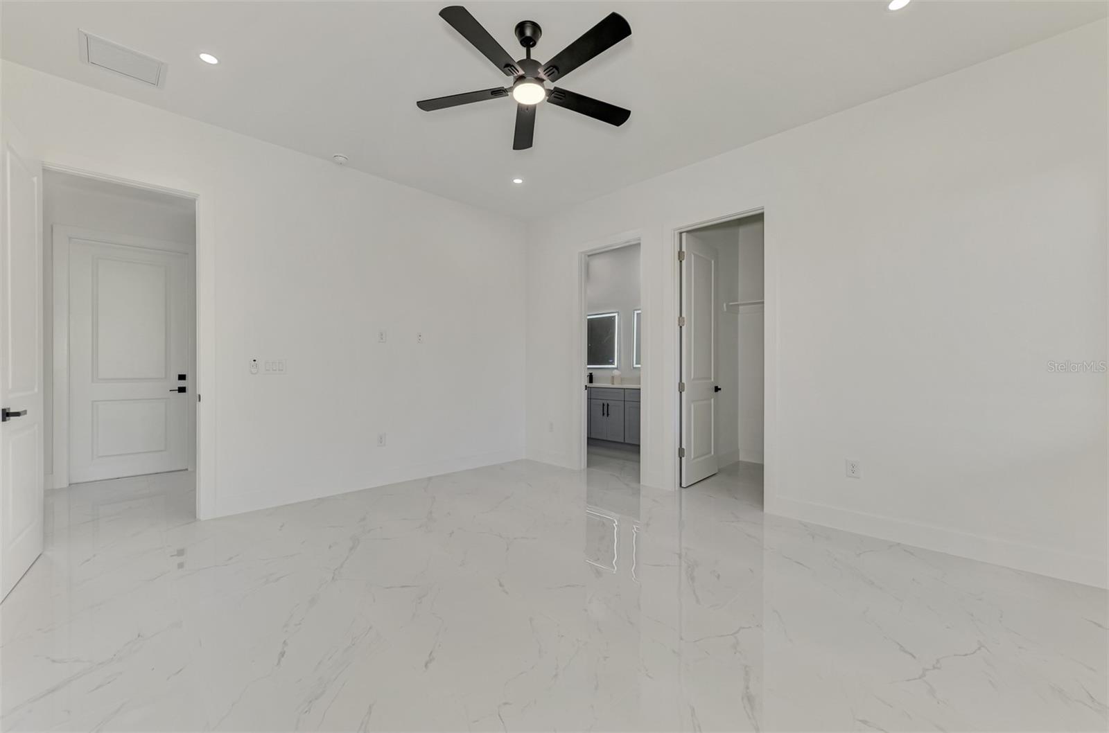 SOUTH GULF COVE - Residential