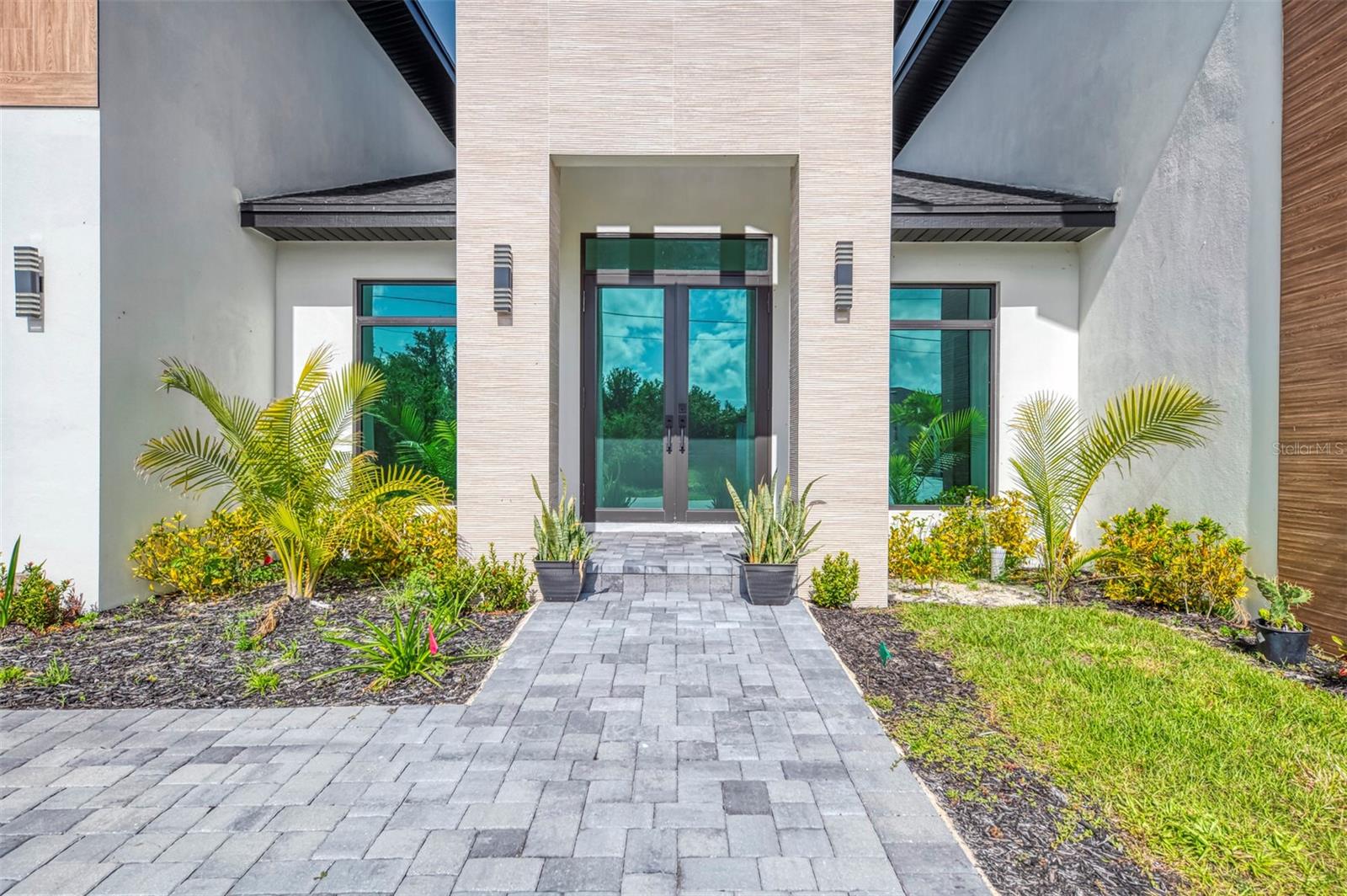 SOUTH GULF COVE - Residential