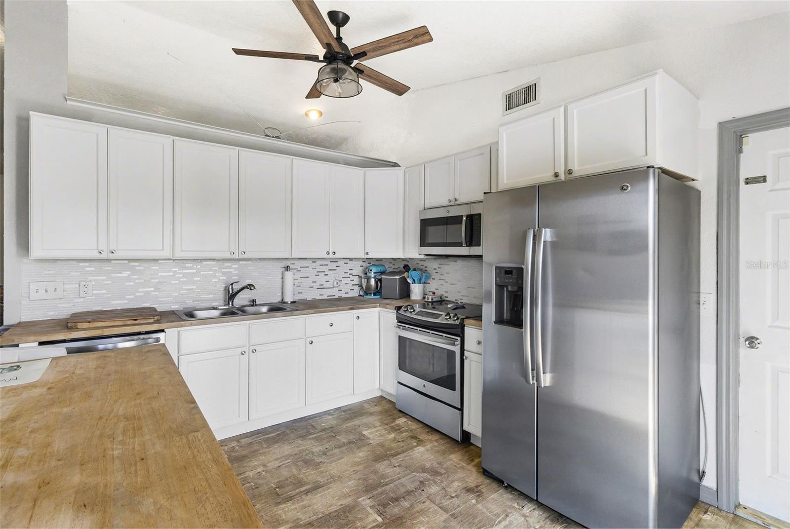 TEE & GREEN ESTATES - Residential