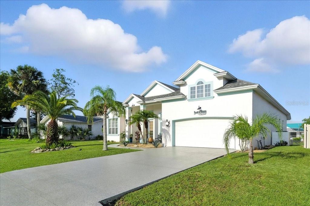 Photo of 23 Coral Reef Court N, Palm Coast, FL 32137 (MLS # FC311639)