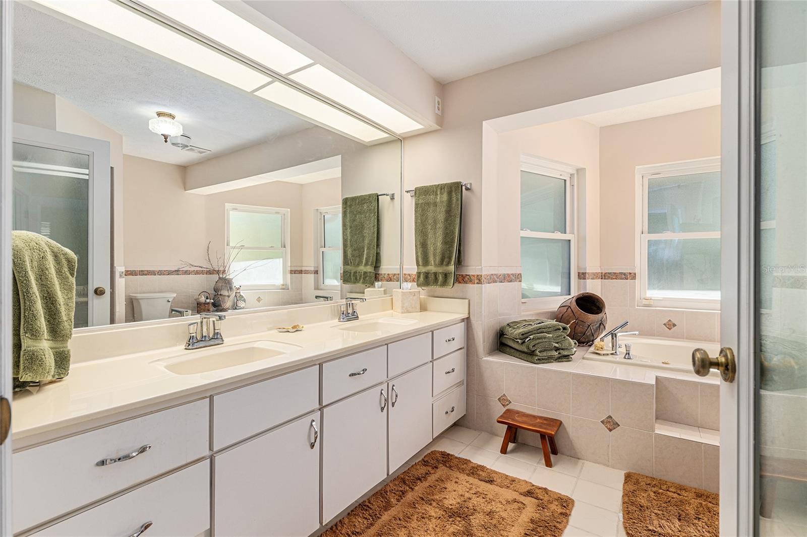 COUNTRYSIDE FARMS - Residential