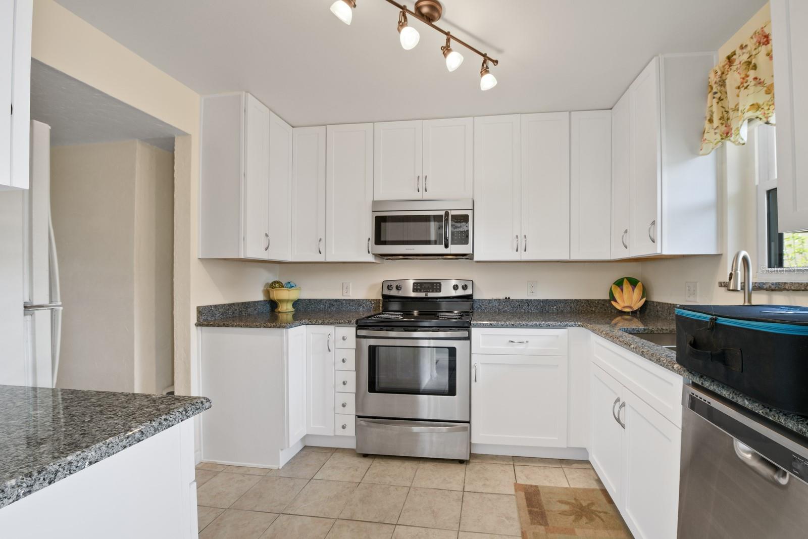 4300 BAYWOOD BOULEVARD B102