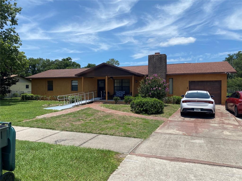 Photo of 2105 SW 5th Street, Ocala, FL 34471 (MLS # OM726057)