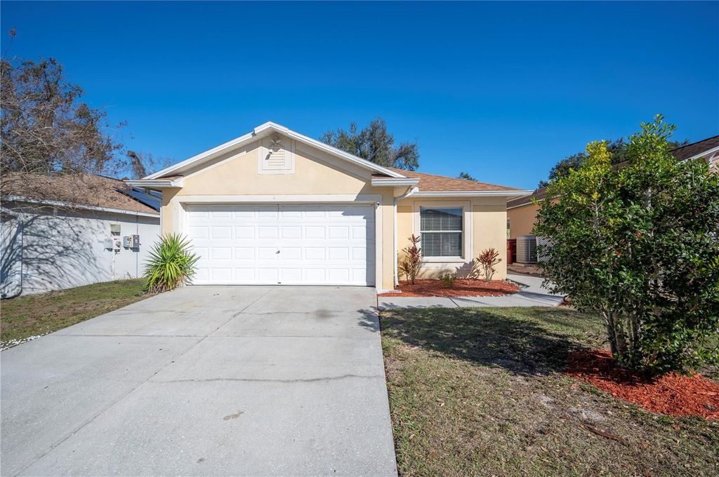 Photo of 4504 Country Hills Boulevard, Plant City, FL 33563 (MLS # TB8470915)