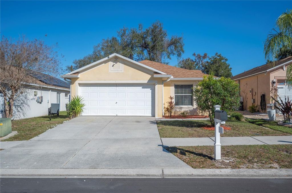 Photo of 4504 Country Hills Boulevard, Plant City, FL 33563 (MLS # TB8470915)