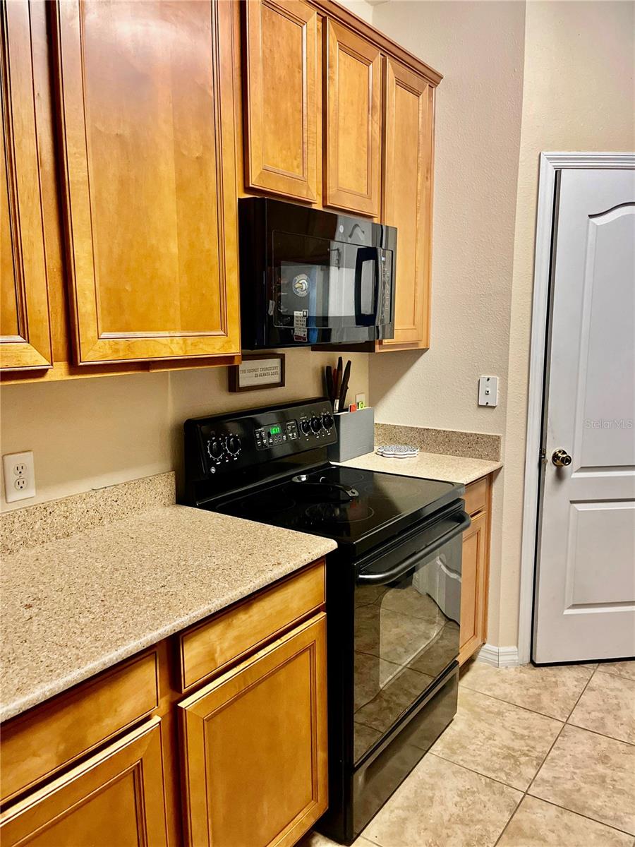 TUCKER OAKS - Residential